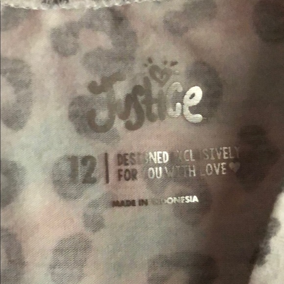 Open shoulder, knot at bottom of shirt,Long sleeve - Picture 4 of 4